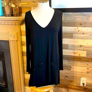 L/XL black Simply Noelle tunic top